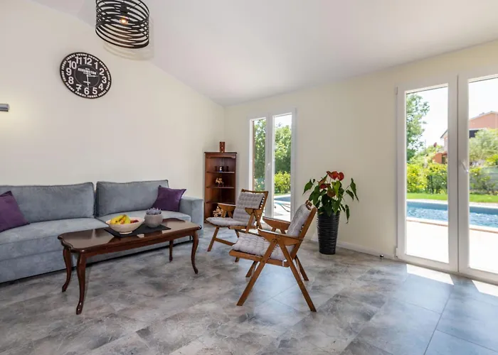 Mini Villa, A Romantic, New And Compact House With Pool * Ripenda Kras