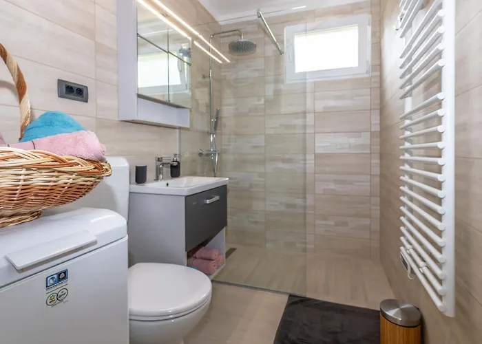 Tatil Evi Mini Villa, A Romantic, New And Compact House With Pool