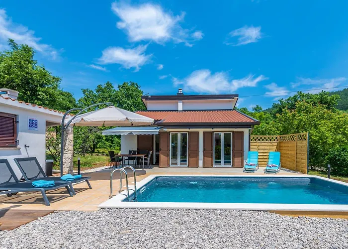 Mini Villa, A Romantic, New And Compact House With Pool * Ripenda Kras