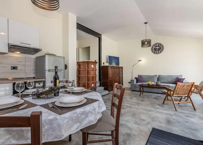 Mini Villa, A Romantic, New And Compact House With Pool