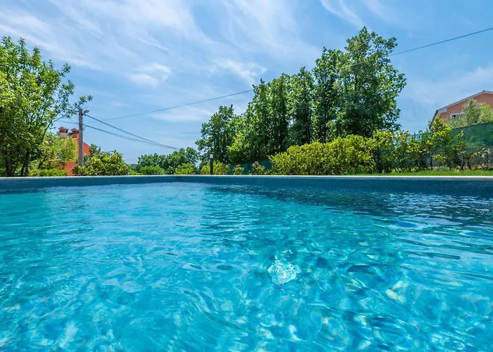 Mini Villa, A Romantic, New And Compact House With Pool Tatil Evi *