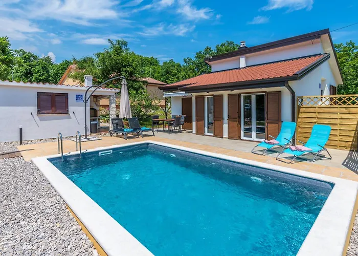 Mini Villa, A Romantic, New And Compact House With Pool Tatil Evi *